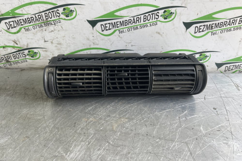 Grila ventilatie bord centru 8D0820951 / 8 D0 820 951 Audi A4 B5 [1994 - 1999] Sedan 1.6 MT (101 hp)