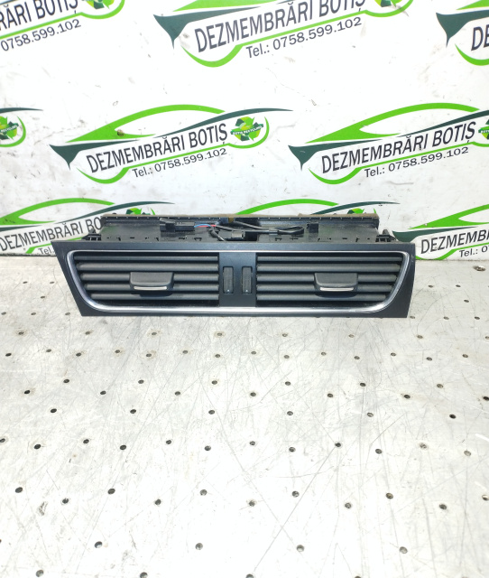 Grila ventilatie bord centru 8T1 820 951 C Audi A5 8T [2007 - 2011] Sportback liftback