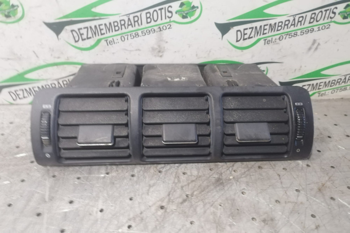 Grila ventilatie bord centru A 163 830 00 54 Mercedes-Benz ML W163 [1997 - 2001] Crossover 5-usi ML 270 CDI MT (163 hp)