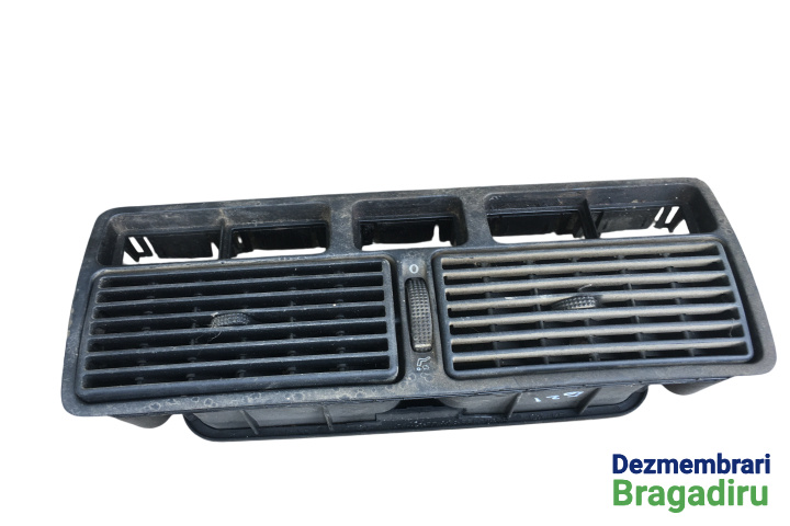 Grila ventilatie bord centru Cod: 1J0819728C, 1J0819736C 1J0819728C, 1J0819736C Volkswagen VW Golf 4 [1997 - 2006] Hatchback 5-usi 1.4 MT (75 hp) Cod motor AXP