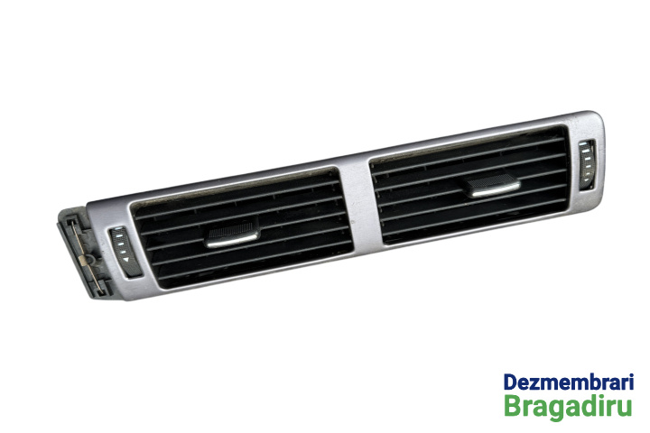 Grila ventilatie bord centru Cod: 4B1820951 4B1820951 Audi A6 4B/C5 [facelift] [2001 - 2004] Sedan 2.5 TDI multitronic (163 hp) Cod motor BDG, Cod cutie GJT