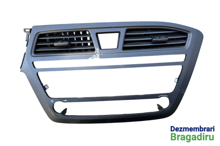 Grila ventilatie bord centru Cod: 84740-C8050 84740-C8050 Hyundai i20 2 (GB) [2014 - 2020] Hatchback - 5 usi 1.2 MT (84 hp) Cod motor: G4LA-6