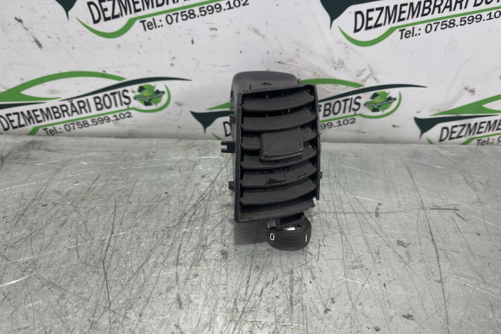 Grila ventilatie bord centru dreapta 13144402 Opel Zafira B [2005 - 2010] Minivan 5-usi 1.9 CDTI MT (100 hp)