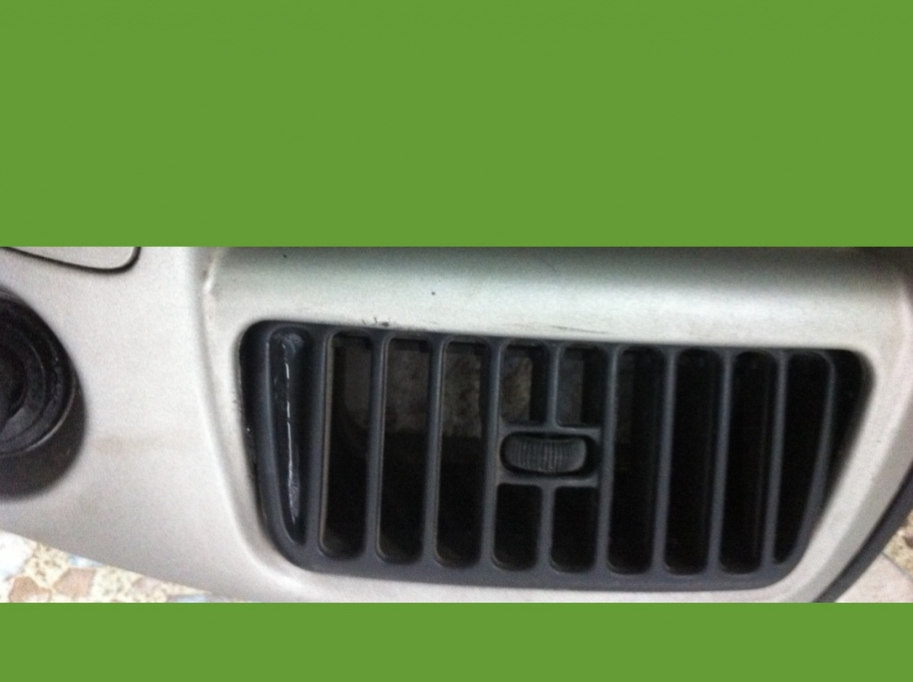 Grila ventilatie bord centru dreapta Mazda Tribute [facelift] [2004 - 2007] Crossover 2.3 MT 4WD (150 hp) (EP)