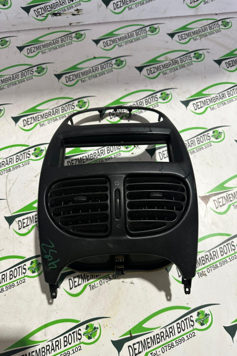 Grila ventilatie bord centru Peugeot 206 [1998 - 2003] Hatchback 5-usi 1.4 HDI MT (68 hp)