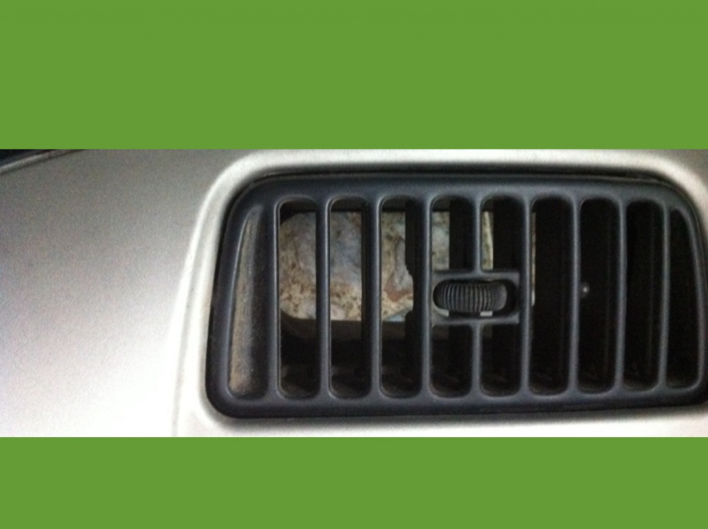 Grila ventilatie bord centru stanga Mazda Tribute [facelift] [2004 - 2007] Crossover 2.3 MT 4WD (150 hp) (EP)
