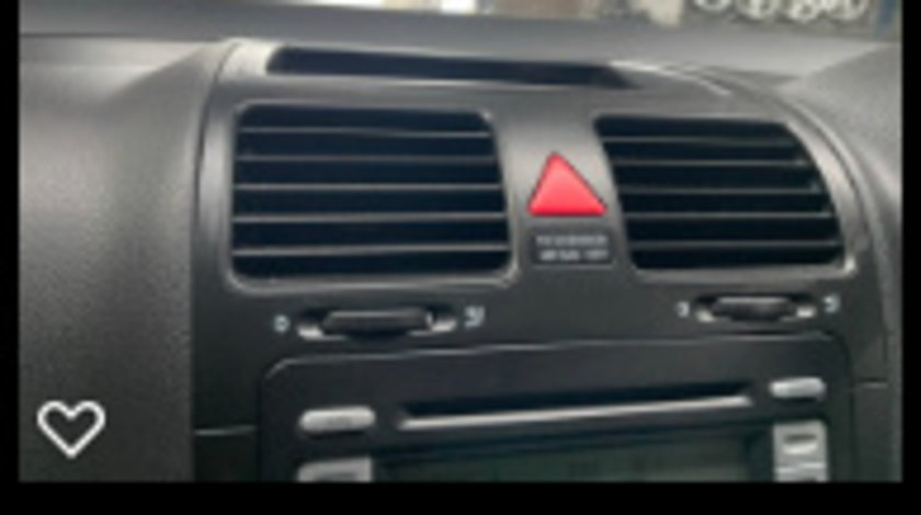 Grila ventilatie bord centru Volkswagen Jetta 5 [2005 - 2011] Sedan 4-usi 2.0 TDI MT (140 hp)
