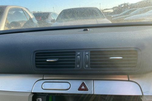 Grila ventilatie bord centru Volkswagen Passat CC [2008 - 2012] Sedan 2.0 TDI DSG (170 hp)