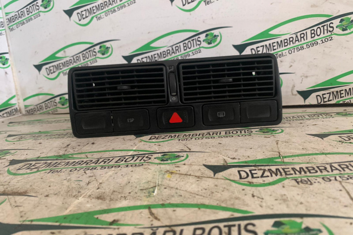 Grila ventilatie bord centru Volkswagen VW Golf 4 [1997 - 2006] Hatchback 5-usi 1.4 MT (75 hp)