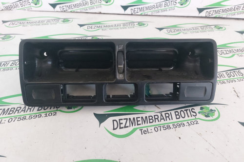 Grila ventilatie bord centru Volkswagen VW Golf 4 [1997 - 2006] Hatchback 5-usi 1.4 MT (75 hp)
