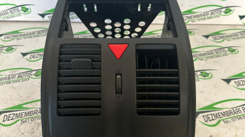 Grila ventilatie bord centru Volkswagen VW Polo 3 6N [facelift] [2000 - 2002] Hatchback 5-usi 1.4 16V MT (101 hp)