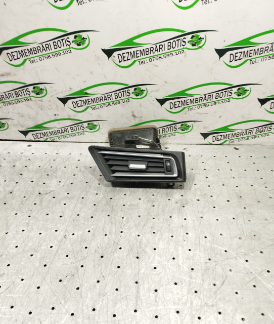 Grila ventilatie bord dreapta 07202-001 BMW Seria 7 F01/F02 [2008 - 2012] Sedan 730d AT (245 hp)