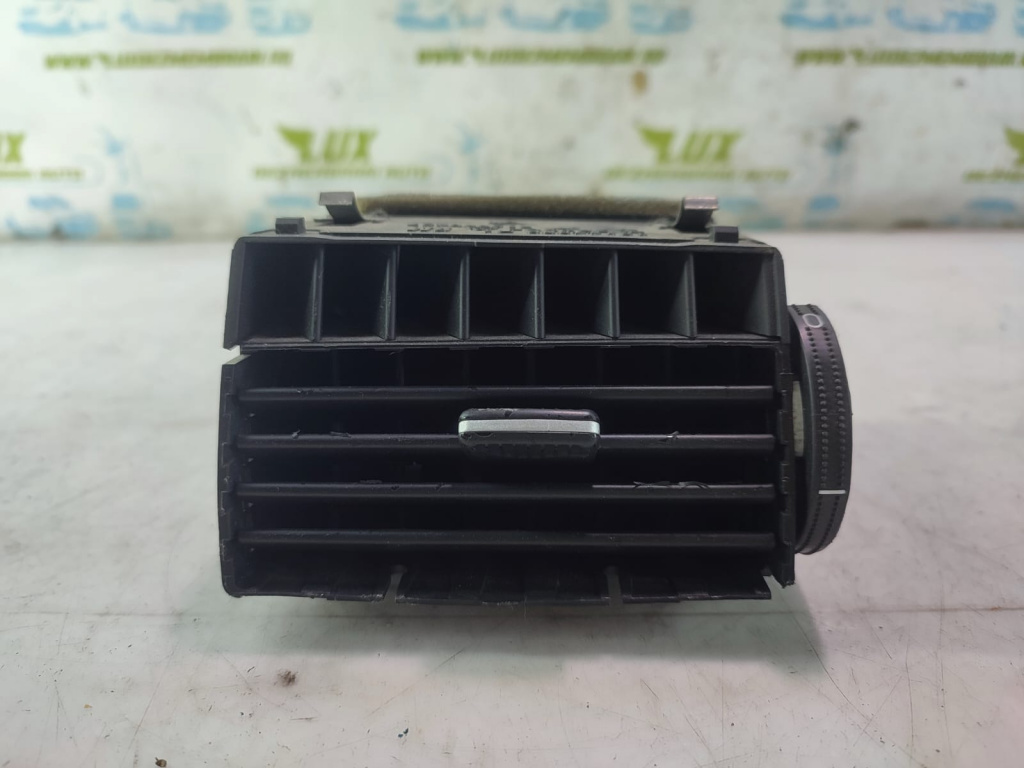 Grila ventilatie bord dreapta 13144399 Opel Zafira B [2005 - 2010] 1.9 cdti Z19DTH