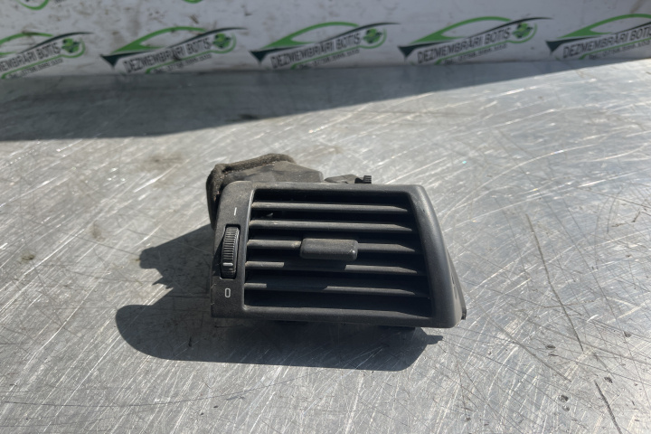 Grila ventilatie bord dreapta 64228361898 / 64.22-8 361 898 BMW Seria 3 E46 [1997 - 2003] Sedan 4-usi 320d MT (136 hp)