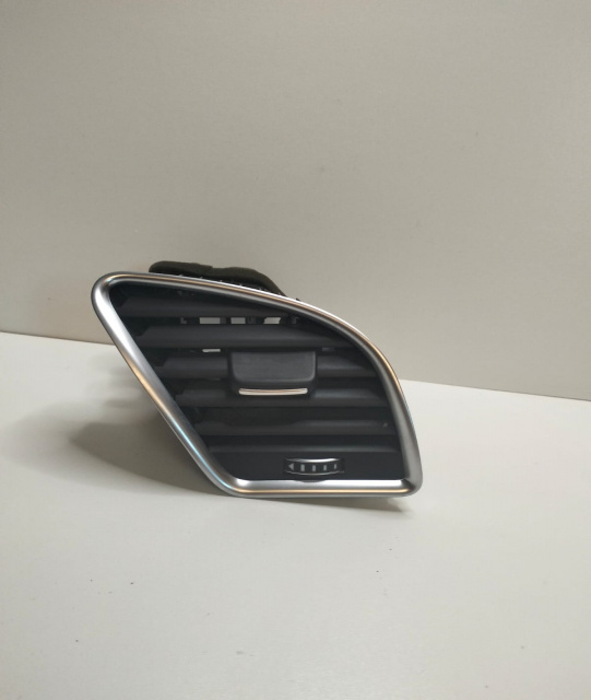 Grila ventilatie bord dreapta 8T1820902G Audi A5 8T [facelift] [2011 - 2016]