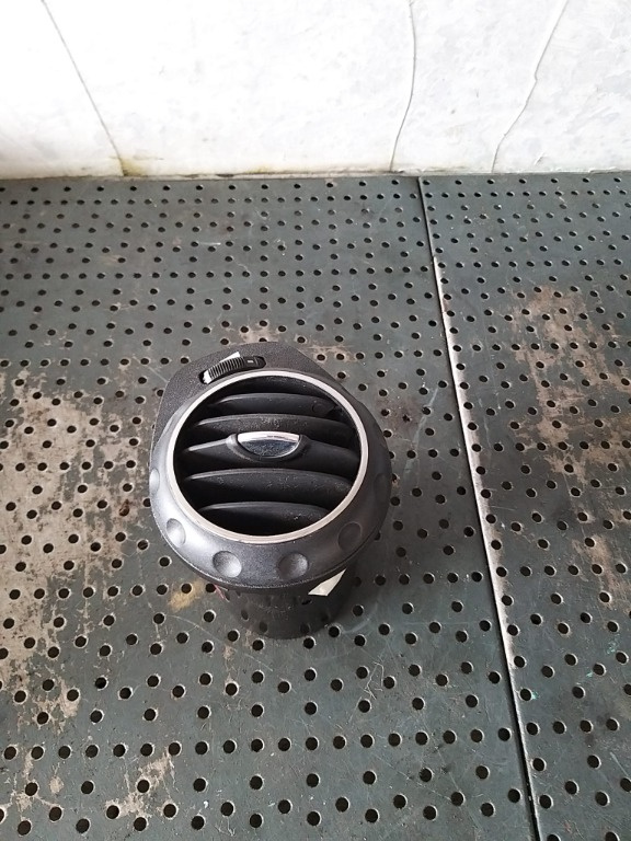 Grila ventilatie bord dreapta alfa romeo 147 937