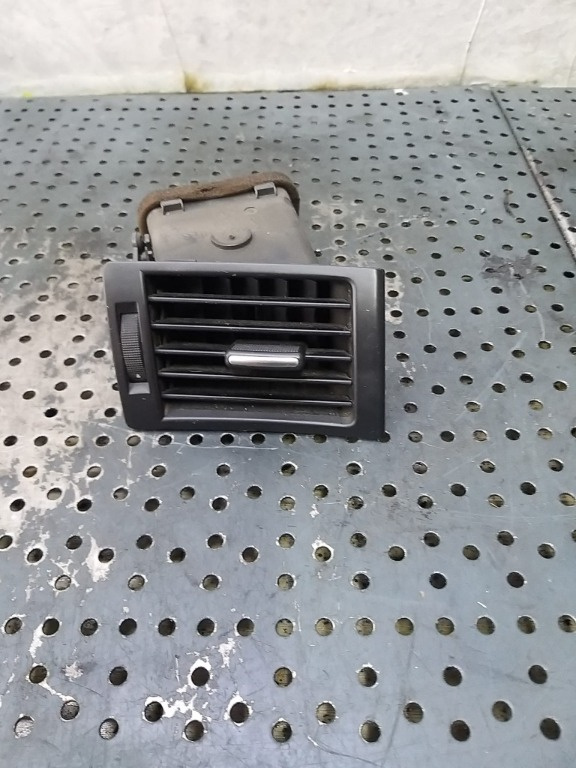 Grila ventilatie bord dreapta audi a4 b7 8e 8e0820902f
