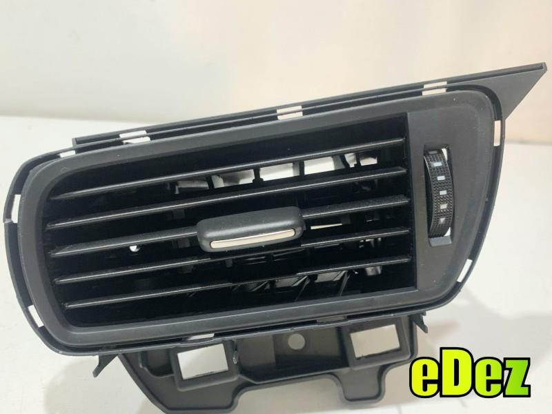 Grila ventilatie bord dreapta Audi A6 (2010-2018) [4G2, C7] 4G2820902