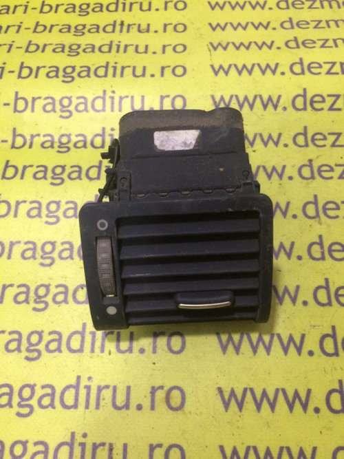 Grila ventilatie bord dreapta Audi A8 D2/4D [1994 - 1999] Sedan 4-usi 2.8 tiptronic (193 hp)