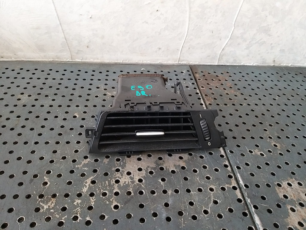 Grila ventilatie bord dreapta bmw seria 3 e90 6422912329801