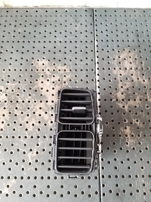 Grila ventilatie bord dreapta centru citroen c5 aircross 9817118477 m102080000