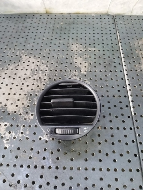 Grila ventilatie bord dreapta centru vw caddy 3 2k0819703b
