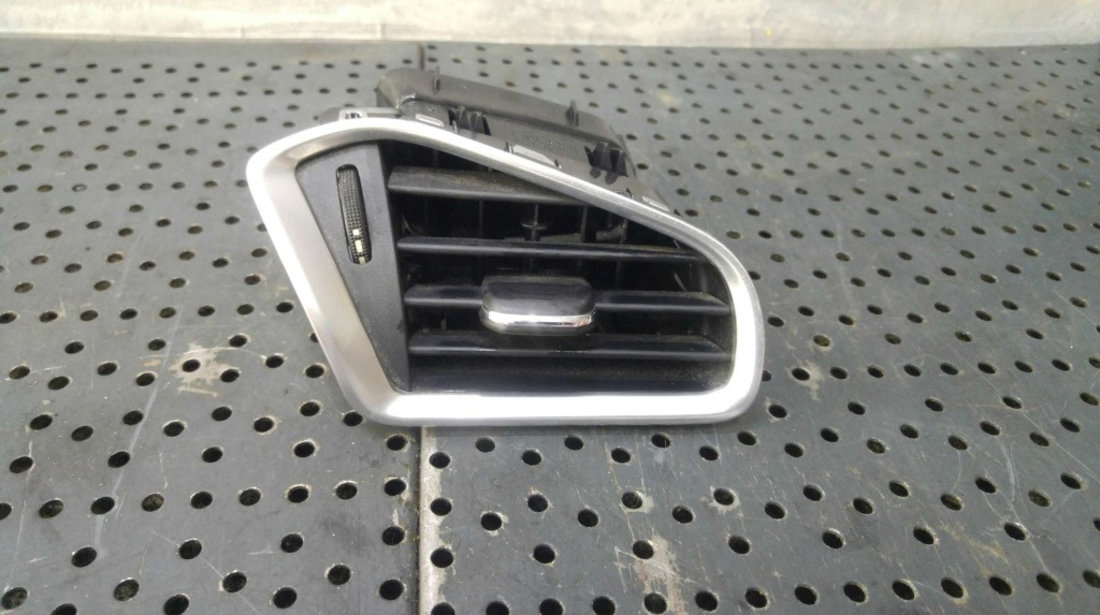 Grila ventilatie bord dreapta citroen c4 2 nc 9676606977