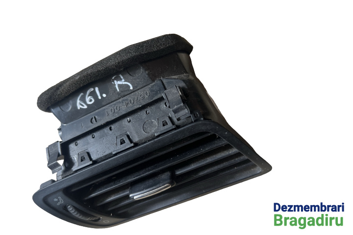 Grila ventilatie bord dreapta Cod: 3C1819702E Volkswagen VW Passat B6 [2005 - 2010] Sedan 4-usi 2.0 TDI MT (140 hp) Cod motor BMP, Cod culoare LA7W
