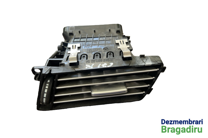 Grila ventilatie bord dreapta Cod: W2128300254 Mercedes-Benz E-Class W212 [2009 - 2013] Sedan E 220 CDI BlueEfficiency 5G-Tronic (170 hp)