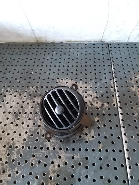 Grila ventilatie bord dreapta fata chevrolet kalos 96348316