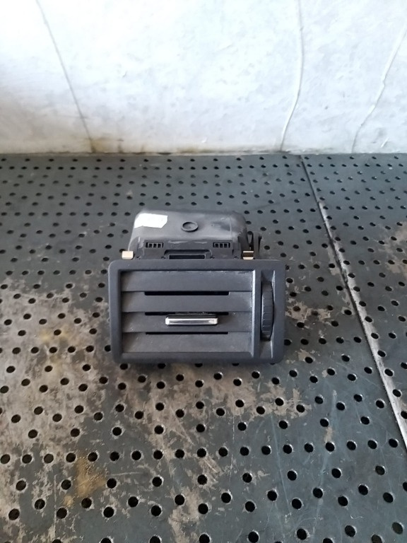 Grila ventilatie bord dreapta ford kuga 1 3m51r018b08afw