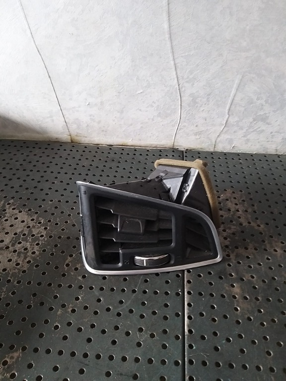 Grila ventilatie bord dreapta ford kuga 2 dm2 07464000