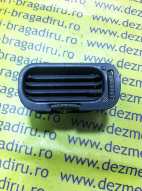 Grila ventilatie bord dreapta Mazda 626 GE [1991 - 1997] Liftback 2.0 MT (116 hp) 2.0i