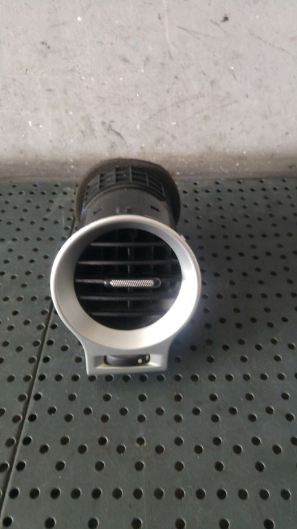 Grila ventilatie bord dreapta mijloc renault koleos 1 hy 68750jy00a 68750jy00b