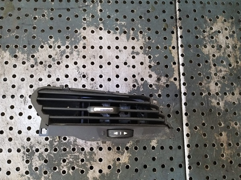 Grila ventilatie bord dreapta opel corsa e x15 464000934 13377948