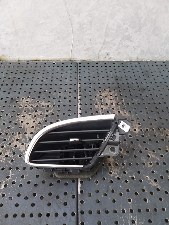 Grila ventilatie bord dreapta opel mokka x j13 42524489