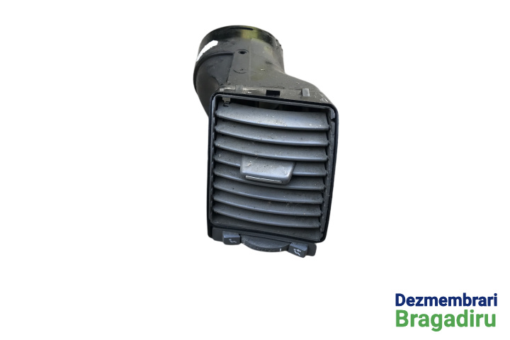 Grila ventilatie bord dreapta Renault Laguna 2 [2001 - 2005] Grandtour wagon 1.9 DCi MT (120 hp) Cod motor F9Q-C7-50