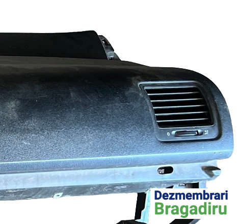 Grila ventilatie bord dreapta Volkswagen VW Golf 5 [2003 - 2009] Hatchback 3-usi 1.4 MT (75 hp) Cod ...