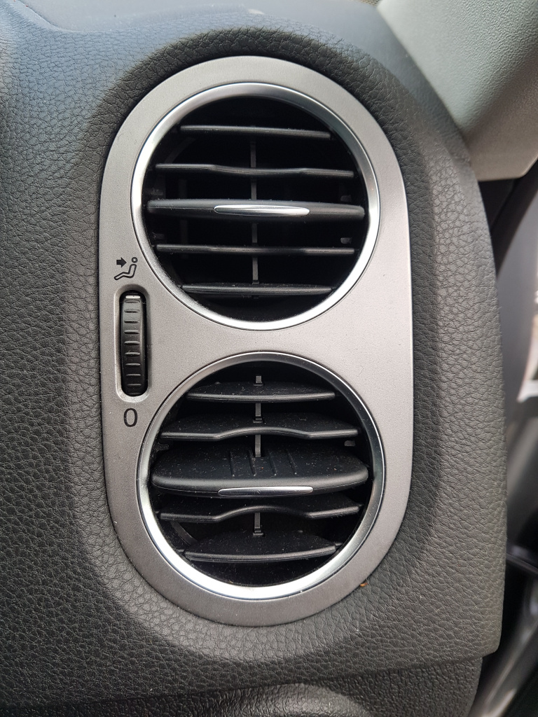 Grila Ventilatie Bord Dreapta VW Tiguan 2007 - 2011