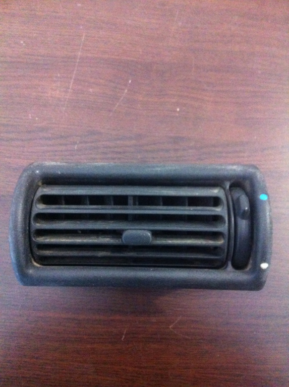 Grila ventilatie bord Land Rover Discovery [1989 - 1997] SUV 5-usi 2.5 TDi MT (113 hp) LJ LG) TD 250
