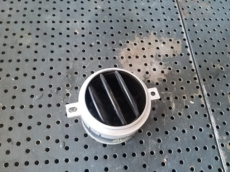 Grila ventilatie bord mijloc mitsubishi outlander 1