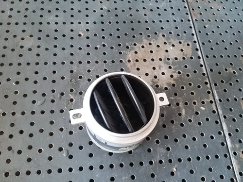 Grila ventilatie bord mijloc mitsubishi outlander 1