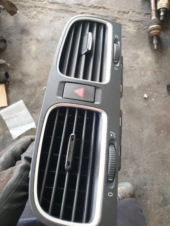 Grila Ventilatie Bord Mijloc Vw Golf 6