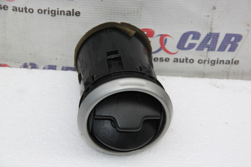 Grila ventilatie bord Nissan Qashqai J10 2006-2013 68760JD10A