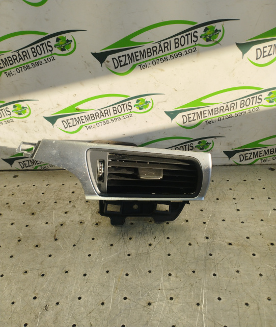 Grila ventilatie bord stanga 4G1.820.901 Audi A6 4G/C7 [2010 - 2014] Sedan