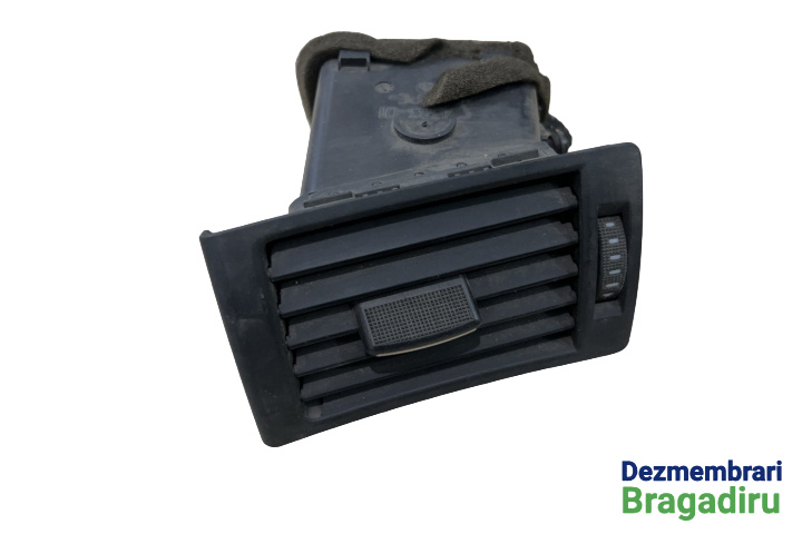 Grila ventilatie bord stanga 8E0820901F Audi A4 B7 [2004 - 2008] Sedan 4-usi 2.7 TDI MT (180 hp)