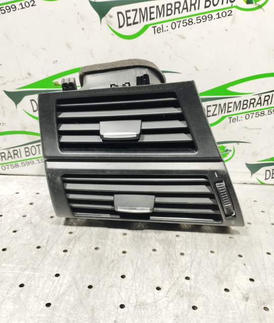 Grila ventilatie bord stanga 9227767-03 BMW X5 E70 [facelift] [2010 - 2013] Crossover