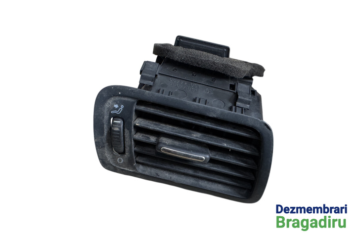 Grila ventilatie bord stanga Atentie doar pentru piese!!!! Volkswagen VW Passat B6 [2005 - 2010] Sedan 4-usi 2.0 TDI MT (140 hp) Cod motor: CBAB Cod cutie: KNS Cod culoare: LC9X