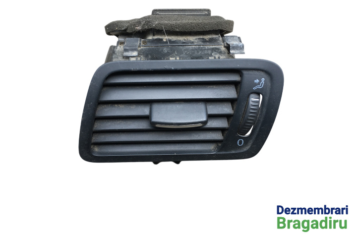Grila ventilatie bord stanga Cod: 3C1819701E Volkswagen VW Passat B6 [2005 - 2010] wagon 5-usi 2.0 TDI MT (170 hp) Cod motor: BMR