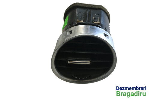 Grila ventilatie bord stanga Cod: 3R0820901 3R0820901 Seat Exeo [2009 - 2012] Sedan 2.0 TDI MT (143 ...